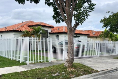 Casa en venta en Homestead, Florida, 4 dormitorios, 165.83 m2 № 1399932 - foto 3