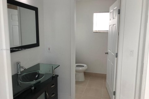 Casa en venta en Homestead, Florida, 4 dormitorios, 165.83 m2 № 1399932 - foto 17