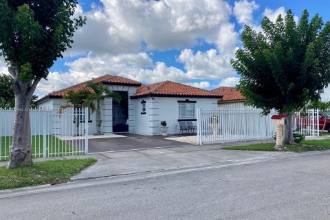 Casa en venta en Homestead, Florida, 4 dormitorios, 165.83 m2 № 1399932 - foto 1