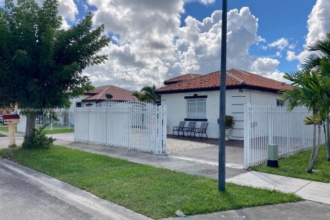 Casa en venta en Homestead, Florida, 4 dormitorios, 165.83 m2 № 1399932 - foto 6