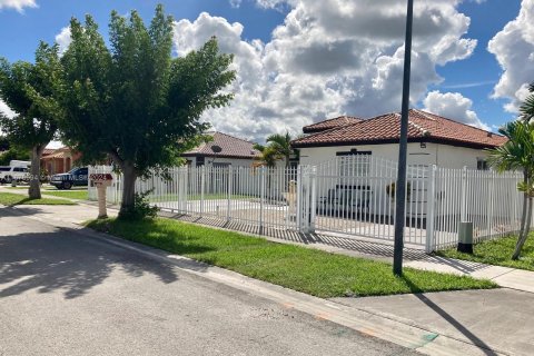 Casa en venta en Homestead, Florida, 4 dormitorios, 165.83 m2 № 1399932 - foto 24