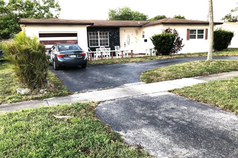 House in Lauderhill, Florida 3 bedrooms, 171.4 sq.m. № 1170978 - photo 20