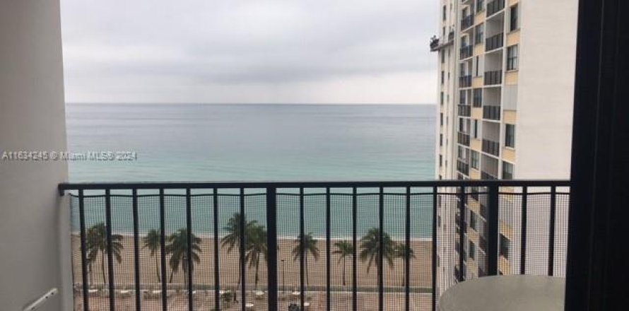 Condo à Hollywood, Floride, 2 chambres  № 1294597