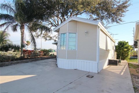 Condominio en venta en Moore Haven, Florida, 1 dormitorio, 38.65 m2 № 1015827 - foto 2