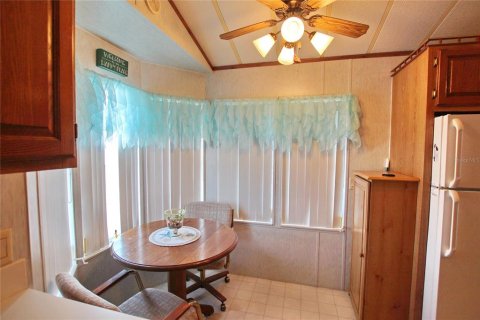 Condo in Moore Haven, Florida, 1 bedroom  № 1015827 - photo 7