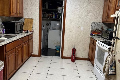 House in Homestead, Florida 3 bedrooms, 146.23 sq.m. № 908534 - photo 24