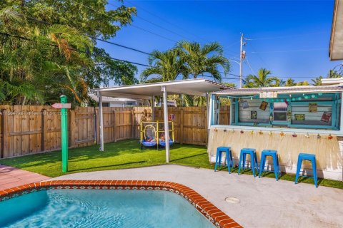 House in Dania Beach, Florida 4 bedrooms, 156.35 sq.m. № 912240 - photo 20