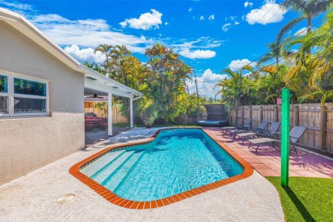 Casa en venta en Dania Beach, Florida, 4 dormitorios, 156.35 m2 № 912240 - foto 29