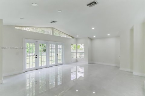 House in Delray Beach, Florida 4 bedrooms, 294.78 sq.m. № 1207113 - photo 3