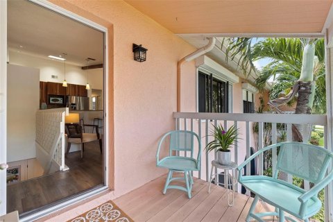 Townhouse in Tierra Verde, Florida 2 bedrooms, 101.73 sq.m. № 1372047 - photo 25