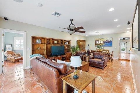 House in Fort Lauderdale, Florida 4 bedrooms, 188.13 sq.m. № 1005490 - photo 17