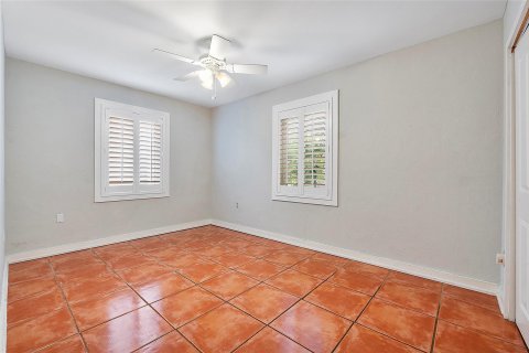 House in Fort Lauderdale, Florida 4 bedrooms, 188.13 sq.m. № 1005490 - photo 11