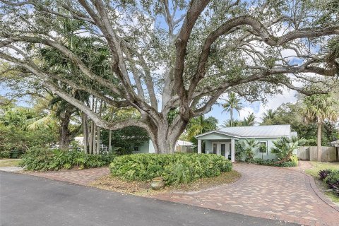 House in Fort Lauderdale, Florida 4 bedrooms, 188.13 sq.m. № 1005490 - photo 1