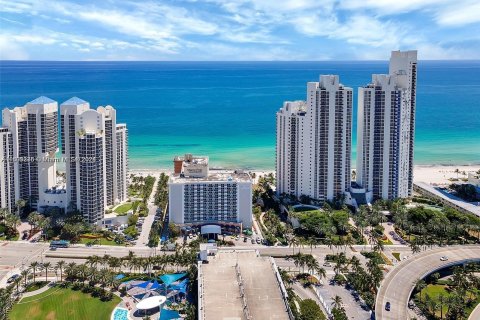 Immobilier commercial à vendre à Sunny Isles Beach, Floride № 1231187 - photo 17