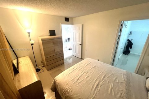 Condominio en venta en Pembroke Pines, Florida, 2 dormitorios, 125.51 m2 № 1230845 - foto 25