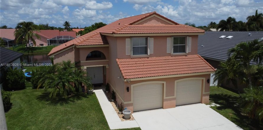 House in Pembroke Pines, Florida 4 bedrooms, 187.38 sq.m. № 1236539