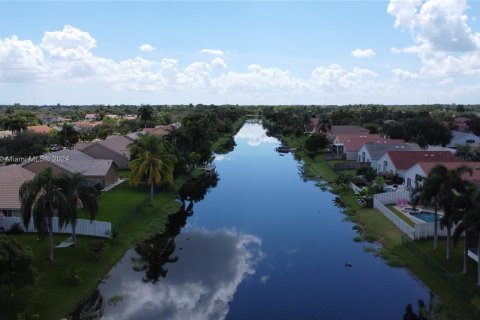 Villa ou maison à vendre à Pembroke Pines, Floride: 4 chambres, 187.38 m2 № 1236539 - photo 7