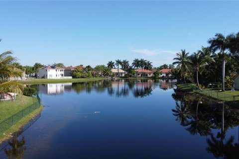 Villa ou maison à vendre à Pembroke Pines, Floride: 4 chambres, 187.38 m2 № 1236539 - photo 8