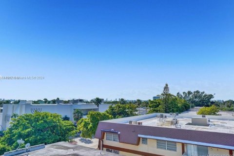 Copropriété à vendre à Miami Beach, Floride: 2 chambres, 95.78 m2 № 1236618 - photo 9