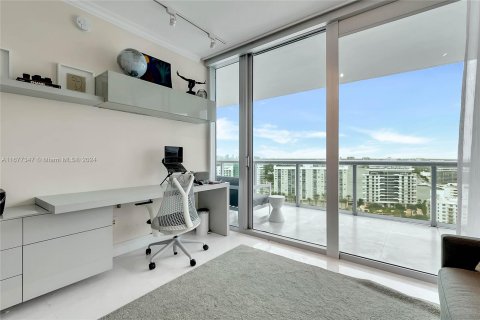 Condominio en venta en Miami Beach, Florida, 2 dormitorios, 96.15 m2 № 1404468 - foto 25