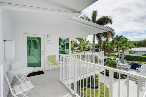 Condo in Lauderdale-by-the-Sea, Florida, 2 bedrooms  № 1155772 - photo 21