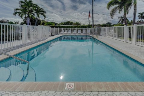 Condo in Lauderdale-by-the-Sea, Florida, 2 bedrooms  № 1155772 - photo 16
