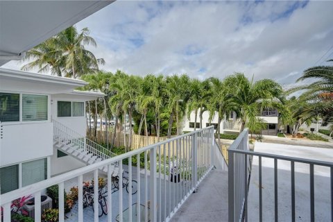 Condo in Lauderdale-by-the-Sea, Florida, 2 bedrooms  № 1155772 - photo 19