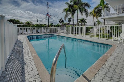 Condo in Lauderdale-by-the-Sea, Florida, 2 bedrooms  № 1155772 - photo 14
