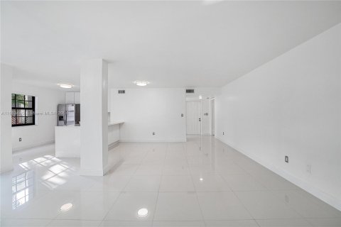 Condo in Aventura, Florida, 2 bedrooms  № 1418397 - photo 5