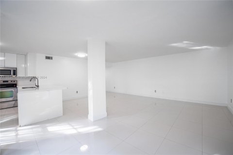 Condo in Aventura, Florida, 2 bedrooms  № 1418397 - photo 6