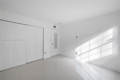 Condo in Aventura, Florida, 2 bedrooms  № 1418397 - photo 24