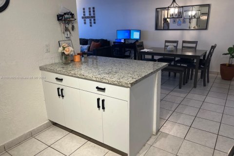 Condominio en venta en Miami, Florida, 1 dormitorio, 81.1 m2 № 1418717 - foto 5