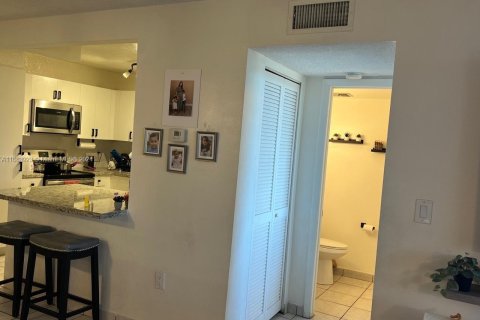 Condominio en venta en Miami, Florida, 1 dormitorio, 81.1 m2 № 1418717 - foto 9