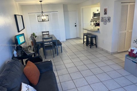 Condominio en venta en Miami, Florida, 1 dormitorio, 81.1 m2 № 1418717 - foto 3