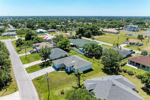 Villa ou maison à vendre à North Port, Floride: 4 chambres, 169.64 m2 № 1105860 - photo 6