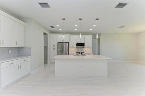 Casa en venta en North Port, Florida, 4 dormitorios, 169.64 m2 № 1105860 - foto 16