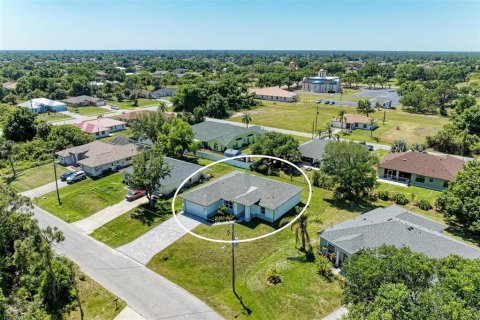 House in North Port, Florida 4 bedrooms, 169.64 sq.m. № 1105860 - photo 4