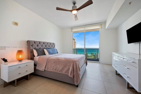 Condo in Hallandale Beach, Florida, 2 bedrooms  № 1145500 - photo 10