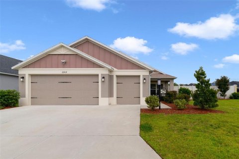 House in The Villages, Florida 3 bedrooms, 157.56 sq.m. № 1349441 - photo 1