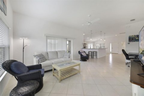 Casa en venta en The Villages, Florida, 3 dormitorios, 157.56 m2 № 1349441 - foto 2