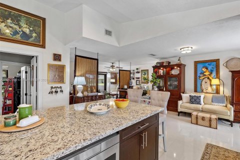 Villa ou maison à vendre à Cutler Bay, Floride: 3 chambres, 144.28 m2 № 1098343 - photo 14