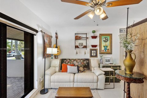 Villa ou maison à vendre à Cutler Bay, Floride: 3 chambres, 144.28 m2 № 1098343 - photo 8