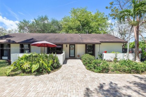 Villa ou maison à vendre à Cutler Bay, Floride: 3 chambres, 144.28 m2 № 1098343 - photo 3
