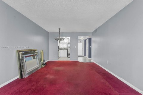 Condo in Sunrise, Florida, 1 bedroom  № 1403038 - photo 20