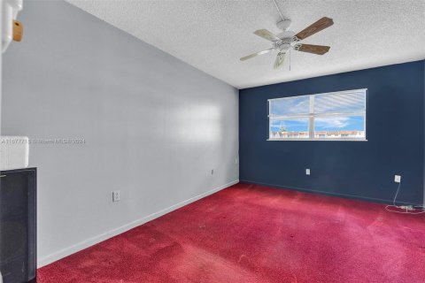 Condo in Sunrise, Florida, 1 bedroom  № 1403038 - photo 12