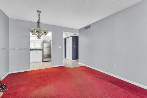 Condo in Sunrise, Florida, 1 bedroom  № 1403038 - photo 21