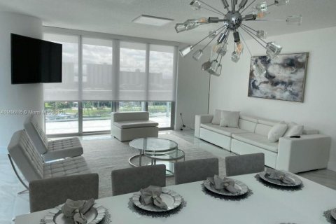 Condominio en venta en Sunny Isles Beach, Florida, 3 dormitorios, 175.77 m2 № 880150 - foto 7