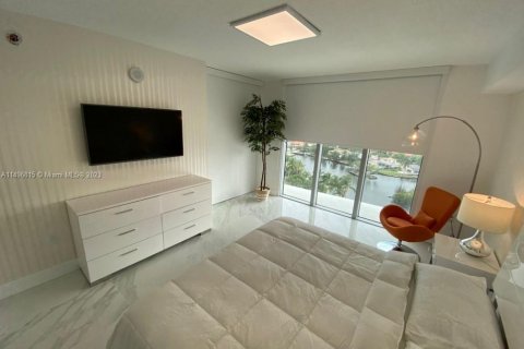 Condo in Sunny Isles Beach, Florida, 3 bedrooms  № 880150 - photo 10