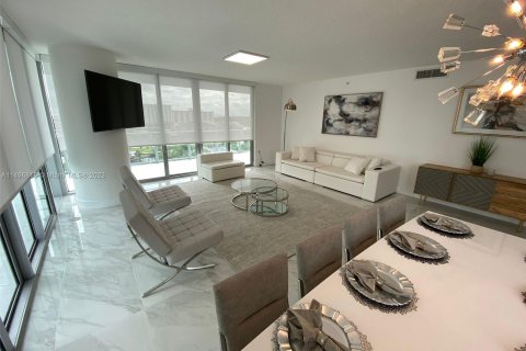 Condominio en venta en Sunny Isles Beach, Florida, 3 dormitorios, 175.77 m2 № 880150 - foto 18