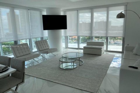 Condominio en venta en Sunny Isles Beach, Florida, 3 dormitorios, 175.77 m2 № 880150 - foto 8